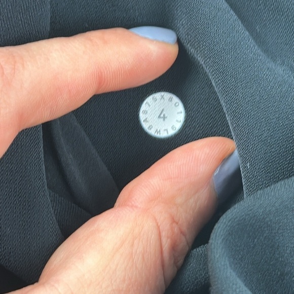 Lululemon On the Fly Skirt - Picture 4 of 5